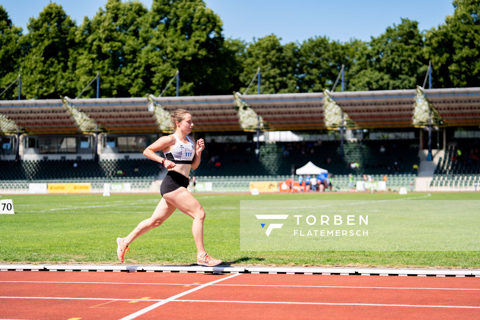 Emmanuelle Gerbeaux (Hannover 96) ueber 500m m 03.07.2022 waehrend den NLV+BLV Leichtathletik-Landesmeisterschaften im Jahnstadion in Goettingen (Tag 1)